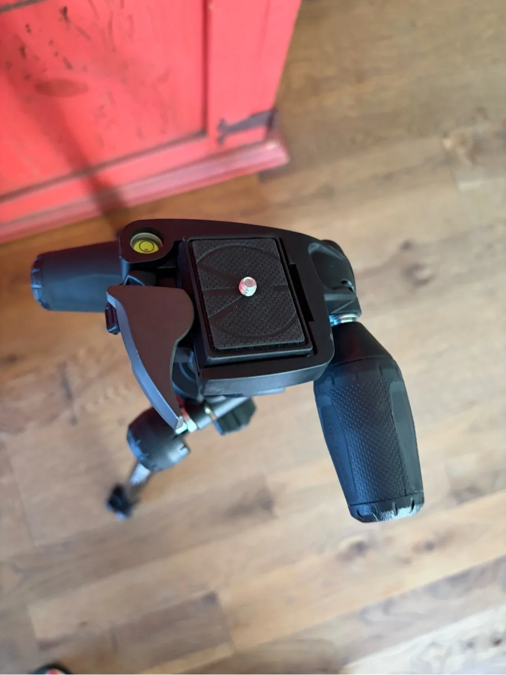 Manfrotto tripod with case MH804-3WUS